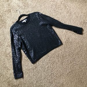 Black, shiny crop top